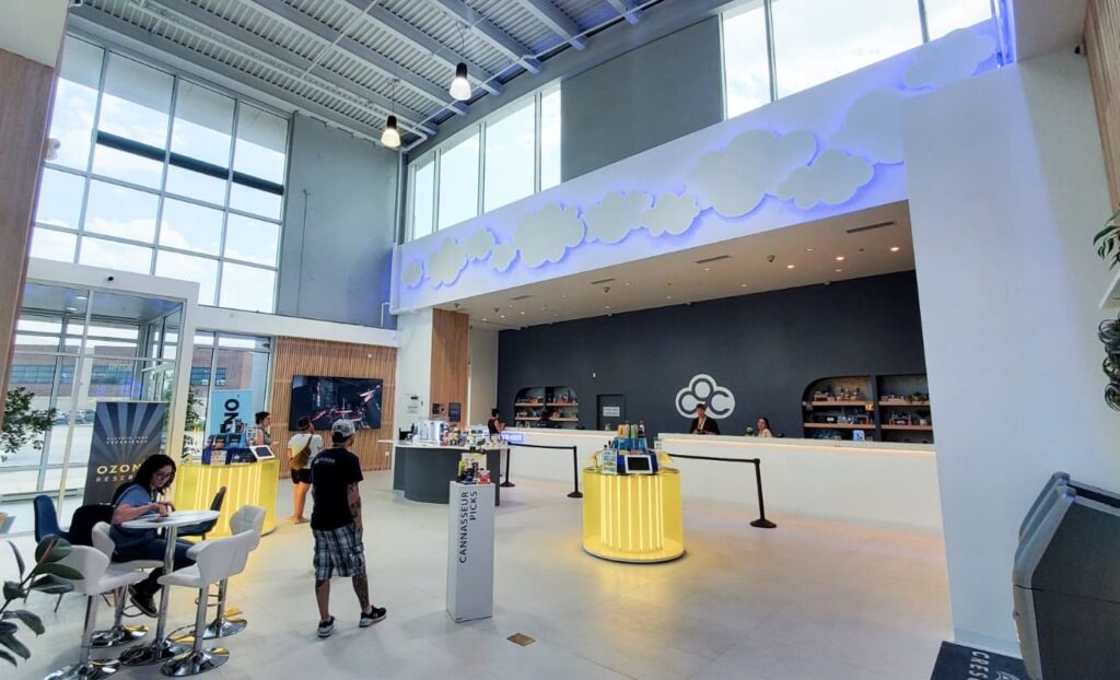 Cloud 9 Edwardsville interior