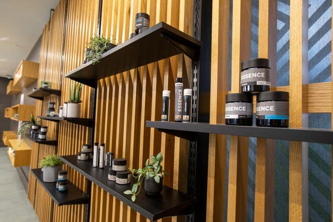Display shelves